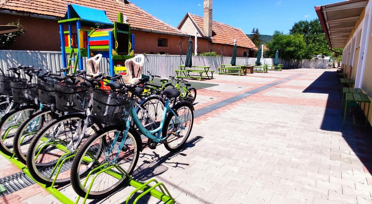 Gyepszel Panzio Tokaj Acomodação com café da manhã Exterior foto